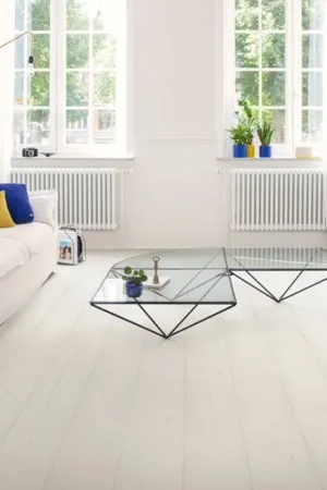 Sol stratifié CAPTURE Quick Step, aspect Bois peint blanc, lame 21.20 x 138.00 cm Nouveauté