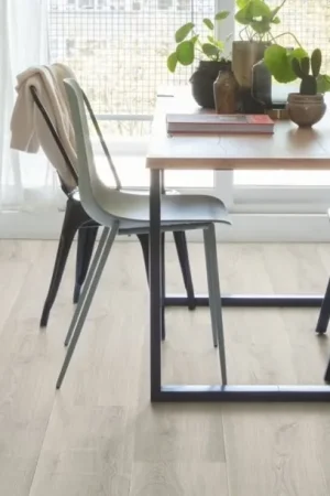 Sol stratifié CAPTURE Quick Step, aspect Bois gris brossé, lame 21.20 x 138.00 cm Soldes