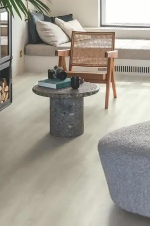 Sol stratifié ELIGNA HYDRO Quick Step, aspect Bois venise clair, lame 15.60 x 138.00 cm Seulement Aujourd'hui