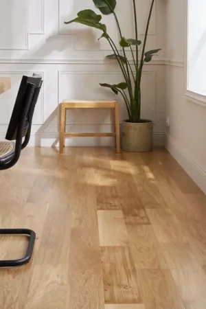 Parquet contrecollé MAESTRO 139 CHENE AUTHENTIQUE, chêne marron moyen, verni, larg. 13.90 cm Dernier Modèle