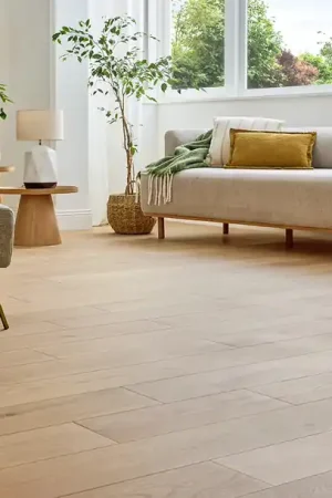 Achat Immédiat Parquet contrecollé MAJESTE 184 CHENE AUTHENTIQUE, chêne naturel, verni, larg. 18.40 cm