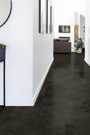 Achat Immédiat Sol vinyle VIRTUO 55 RIGID ACOUSTIC DALLE Gerflor, Pierre tavla dark, dalle 39.90 x 73.00 cm
